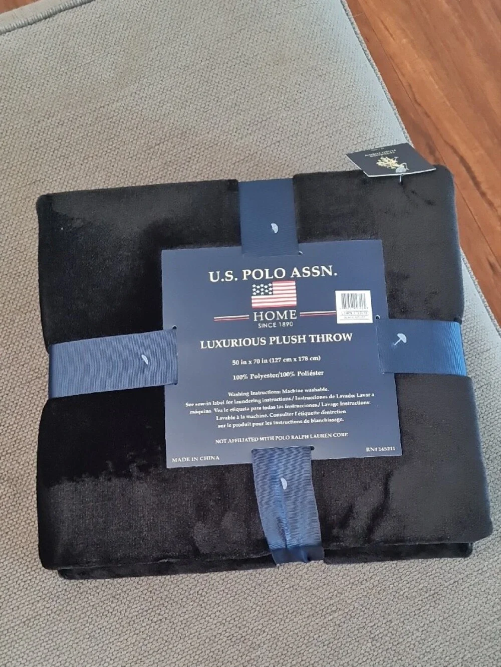 U.S. Polo Assn. Luxurious Plush Throw - Black